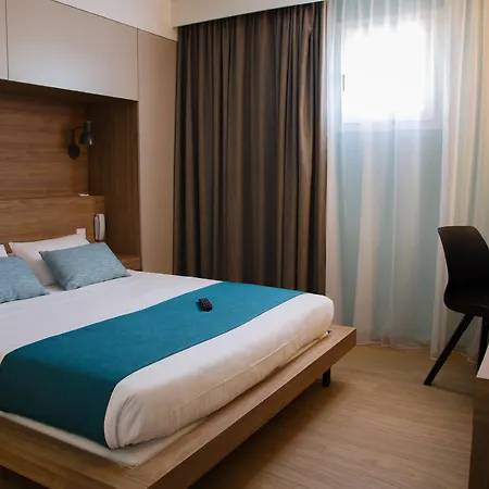 Kyriad Montpellier Est - Lunel Hotel